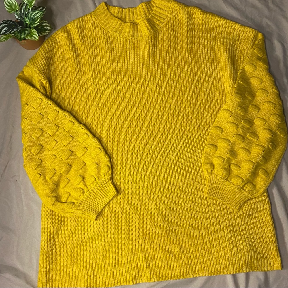 Trendy Yellow Sweater 🌼